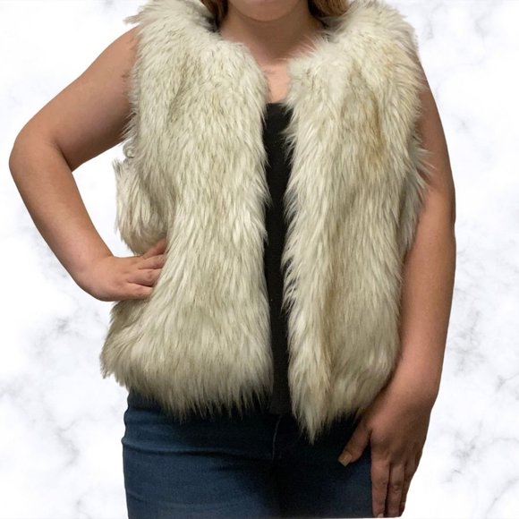 Mossimo Faux Fur - Picture 1 of 4